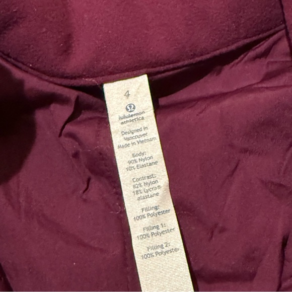 Lululemon Run For Cold vest in a plum burgundy - Picture 6 of 11